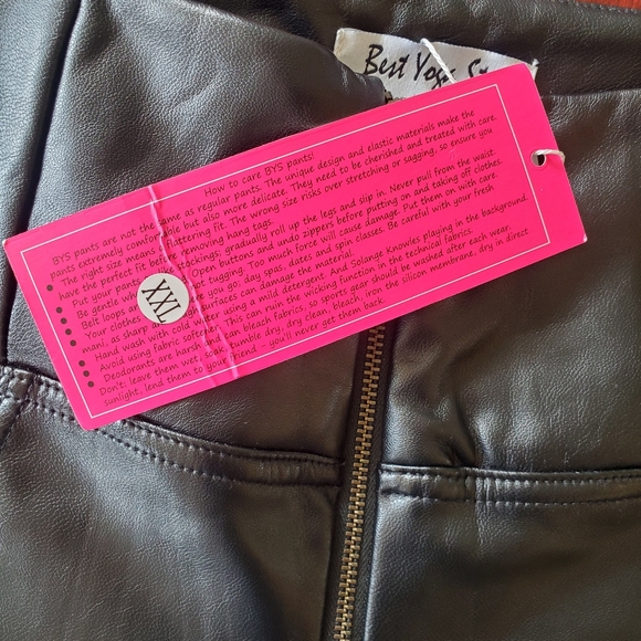 Faux Leather Pants in Size 2XL - Picture 5 of 8